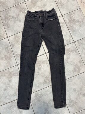 High-Rise Black Skinny Jeans with Stretch Comfort